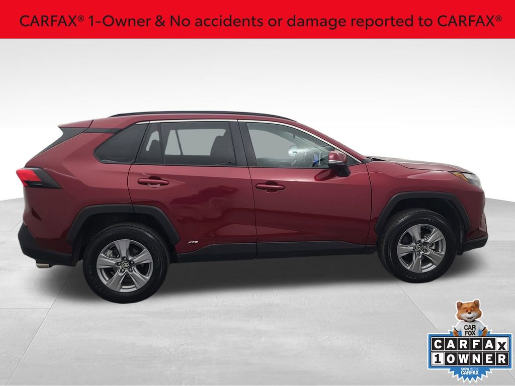 Used 2025 Toyota RAV4 XLE image 2