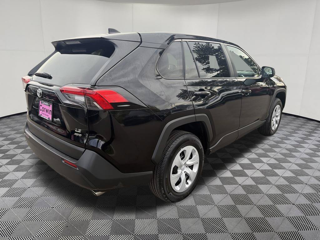 Used 2025 Toyota RAV4 LE AWD/4WD image 8