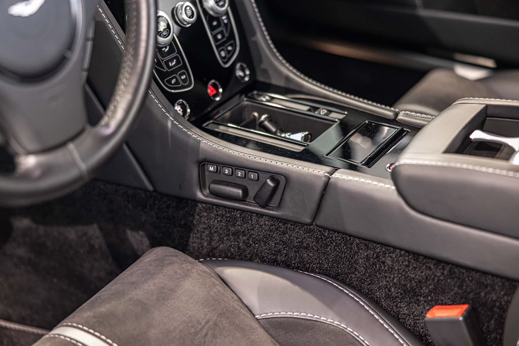 Used 2017 Aston Martin V12 Vantage S RWD image 20