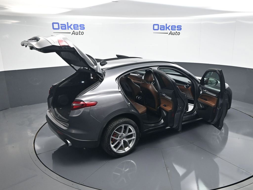 Used 2018 Alfa Romeo Stelvio Ti Sport image 60