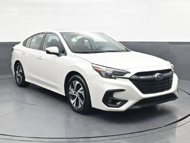 Used 2025 Subaru Legacy Premium AWD/4WD image 2
