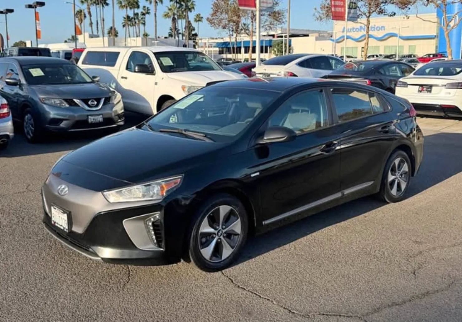 Used 2017 Hyundai Ioniq Electric FWD image 2