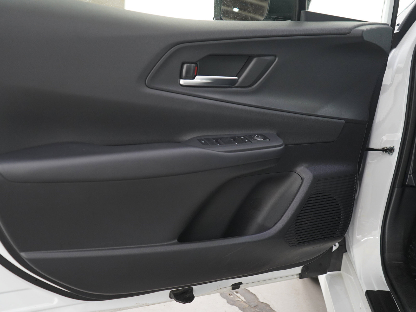 Used 2025 Toyota Prius AWD image 18