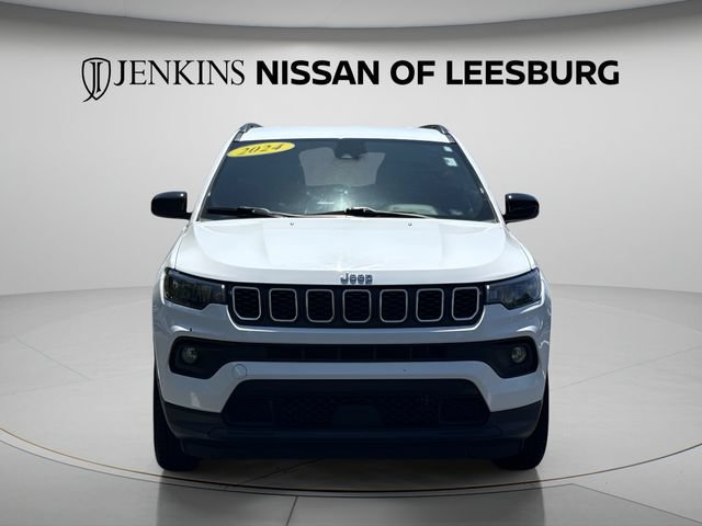 Used 2024 Jeep Compass Latitude AWD/4WD image 3
