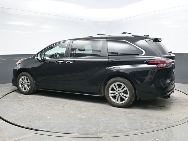 Used 2022 Toyota Sienna Platinum image 4