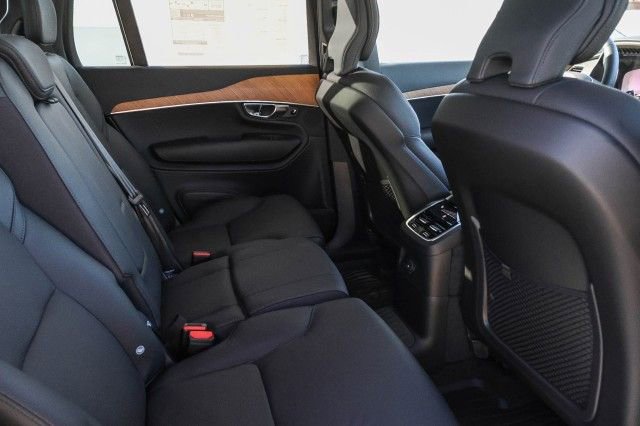 Used 2025 Volvo XC90 T8 Plus w/ Protection Package Premier AWD/4WD image 14