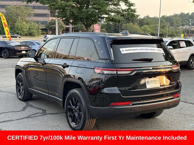 Used 2025 Jeep Grand Cherokee Altitude AWD/4WD image 5