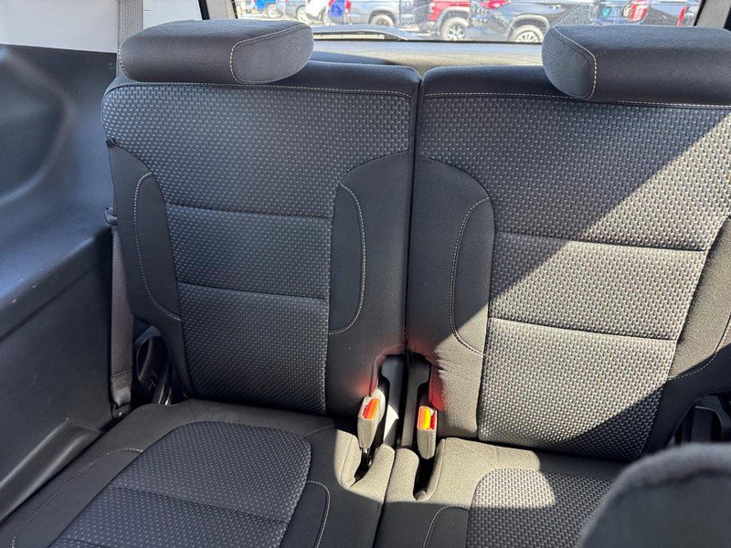 Certified 2023 GMC Acadia SLE w/ Driver Convenience Package image 11