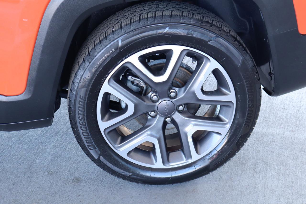 Used 2018 Jeep Renegade Latitude w/ Popular Equipment Group FWD image 41