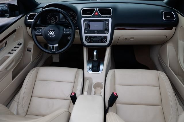 Used 2012 Volkswagen Eos Executive image 24