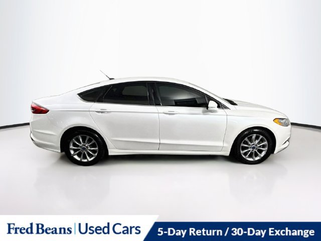 Used 2017 Ford Fusion SE w/ Fusion SE Technology Package FWD image 15