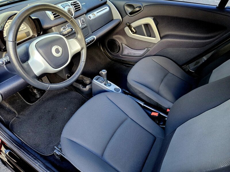 Used 2013 smart fortwo pure RWD image 27