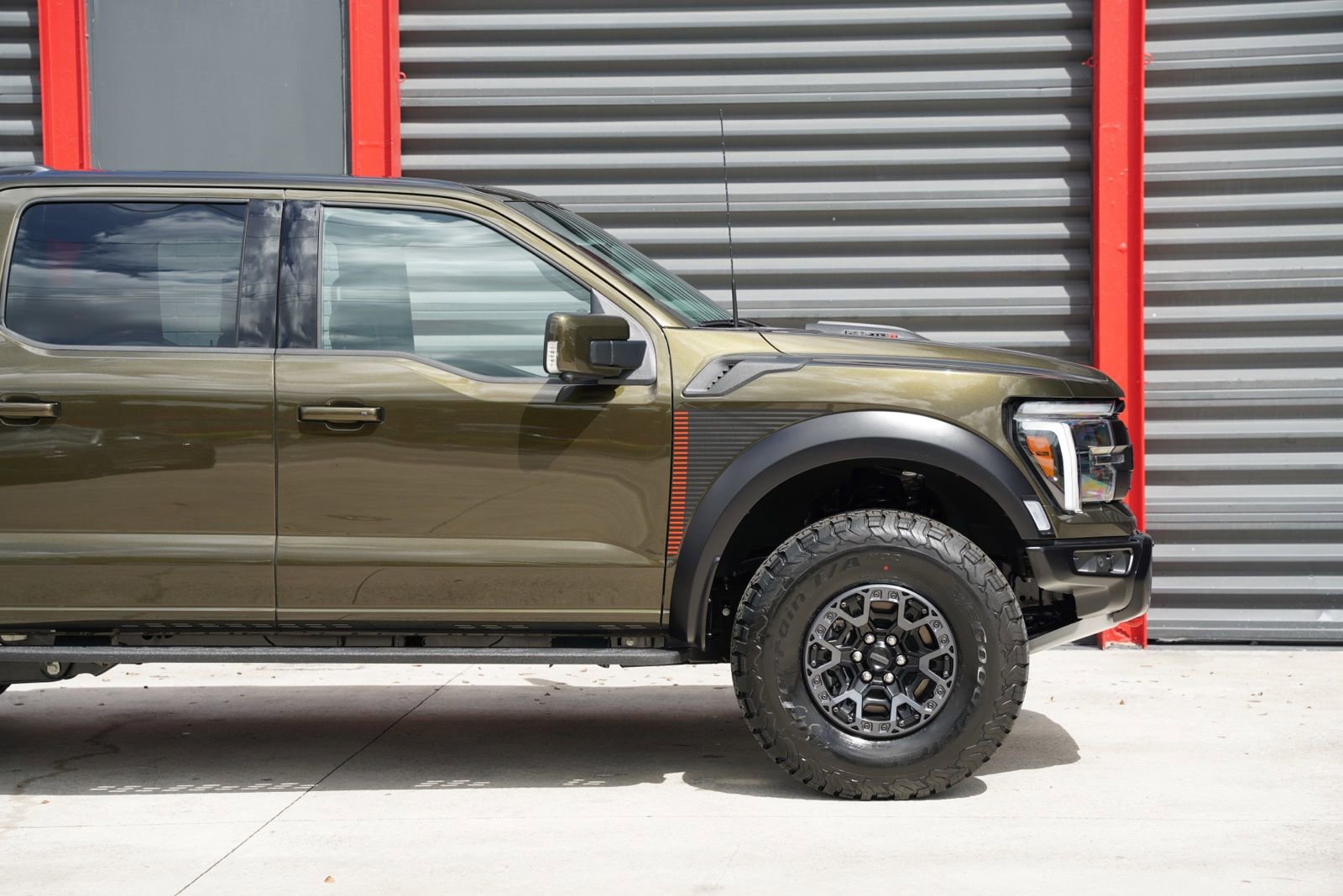 Used 2026 Ford F150 Raptor w/ Equipment Group 803A Raptor R AWD/4WD image 3