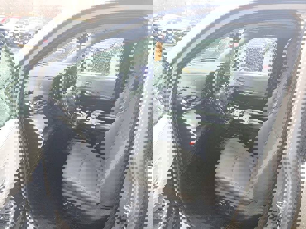 Used 2025 Toyota Sienna XLE image 15