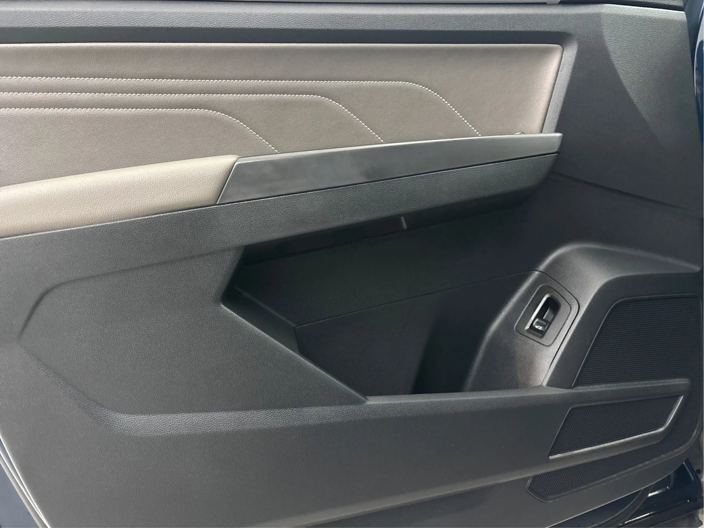 Used 2021 Volkswagen Atlas SE w/ Panoramic Sunroof Package image 26