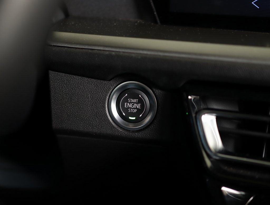 Used 2025 Chevrolet Traverse LT image 20