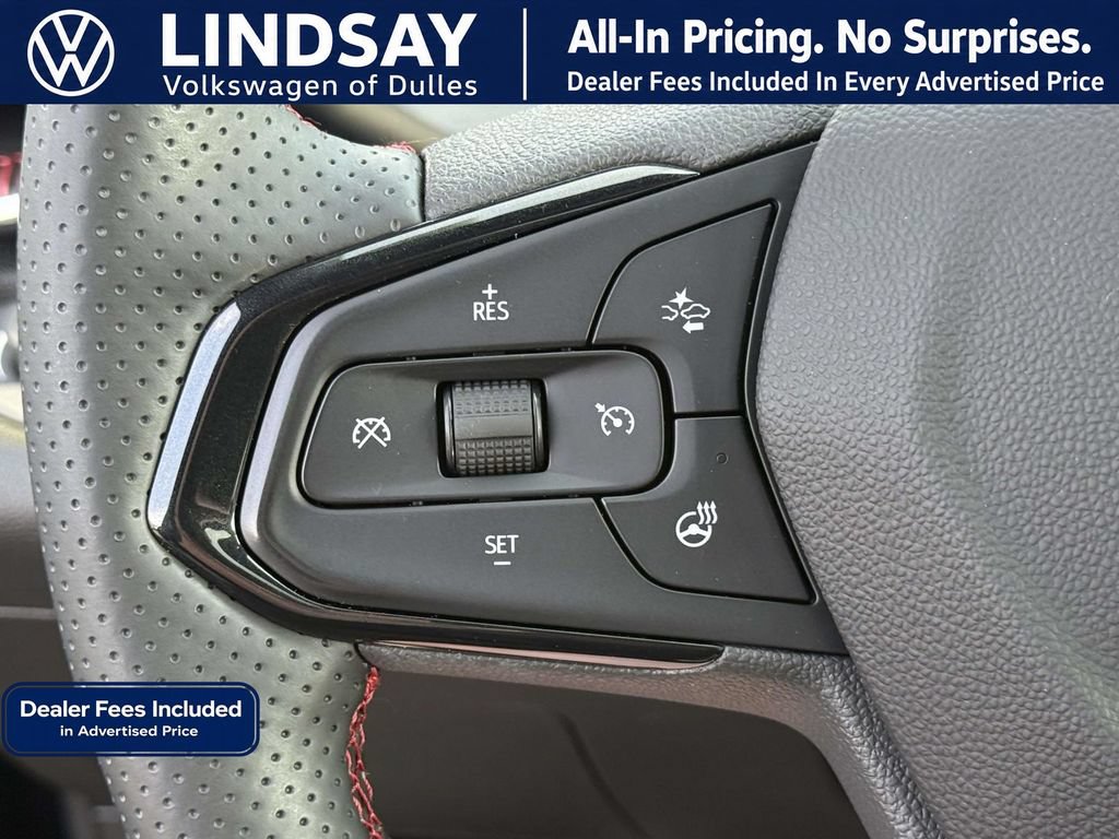 Used 2025 Chevrolet Trax RS w/ Sunroof Package FWD image 23