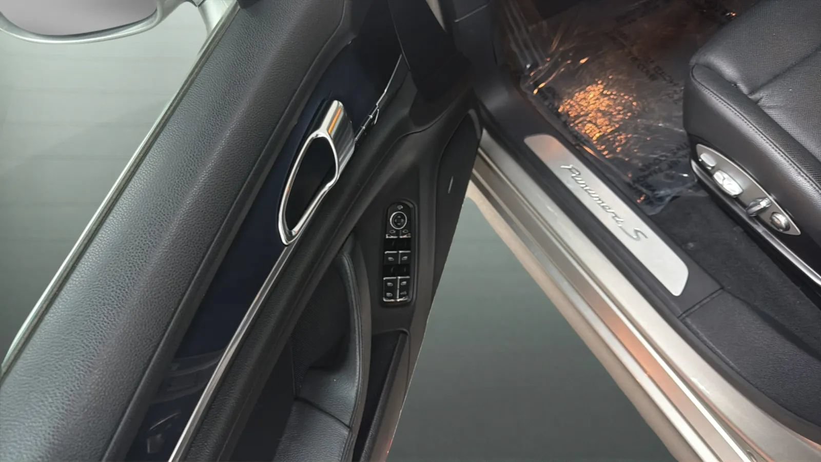 Used 2012 Porsche Panamera S RWD image 16