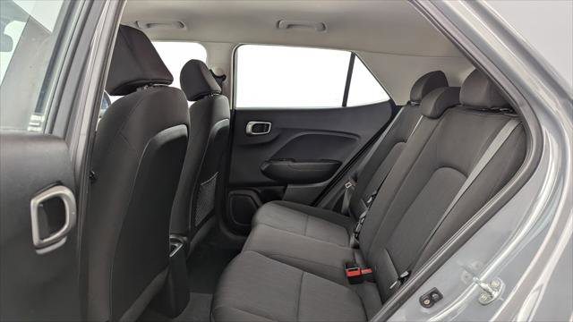 Used 2021 Hyundai Venue SE w/ Cargo Package image 17