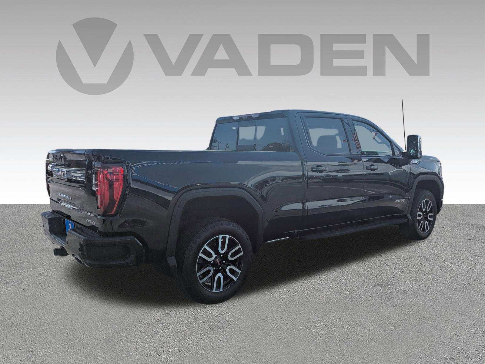 Used 2024 GMC Sierra 1500 AT4 w/ Technology Package image 25