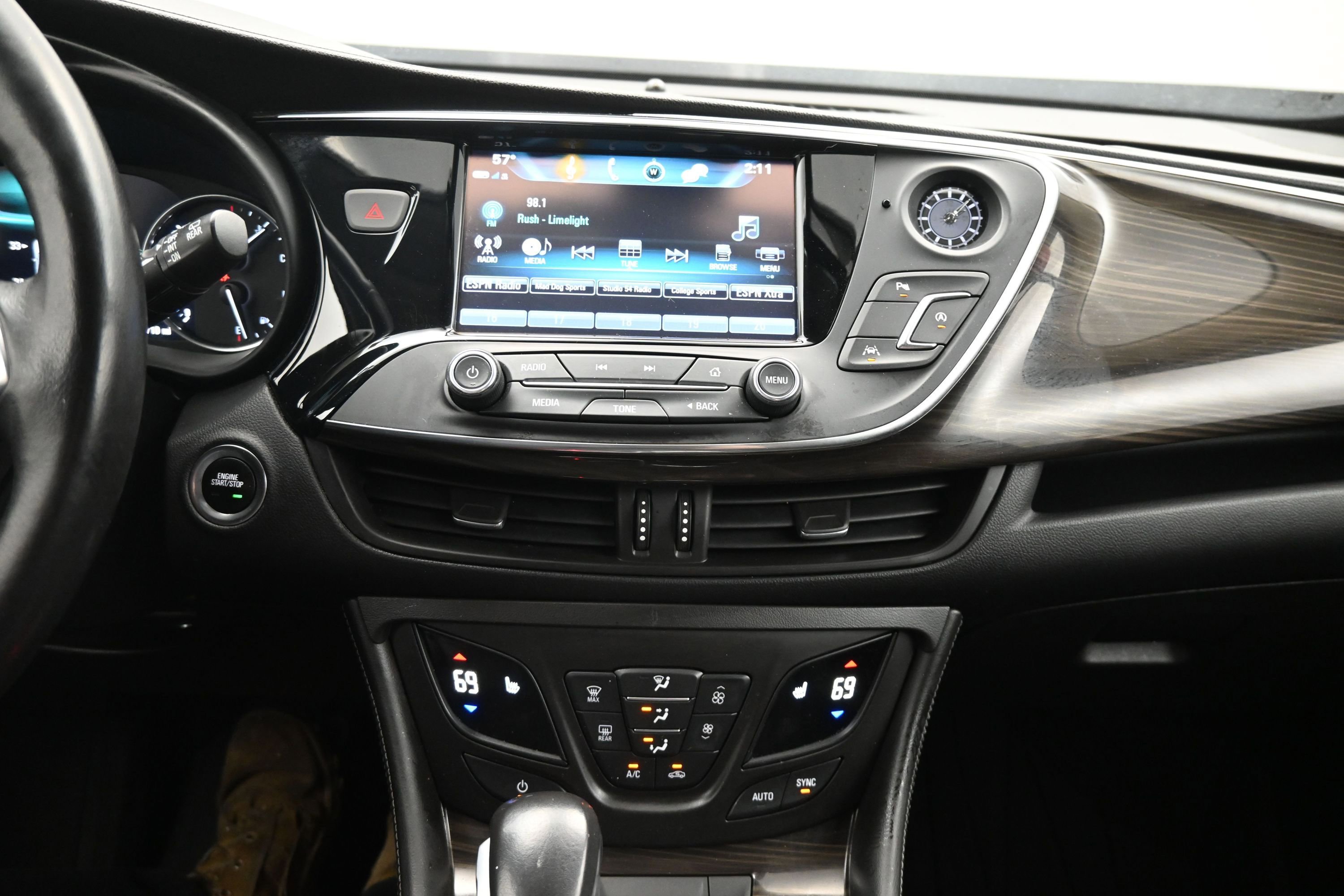 Used 2019 Buick Envision Premium AWD/4WD image 15