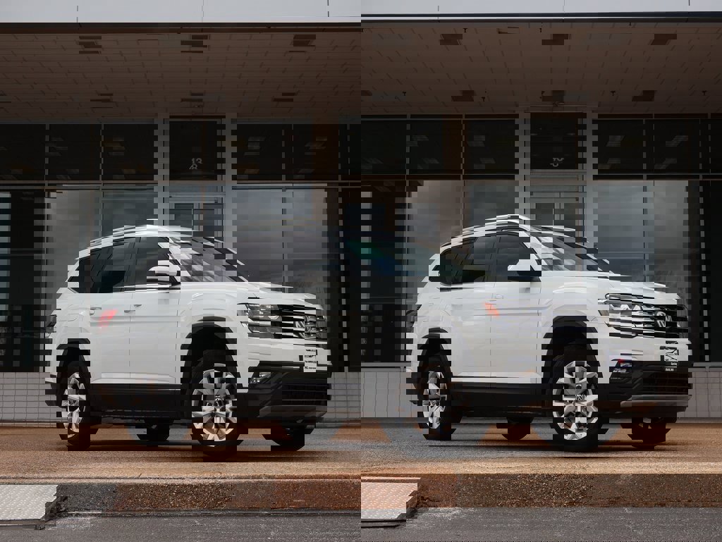 Used 2018 Volkswagen Atlas SE image 2