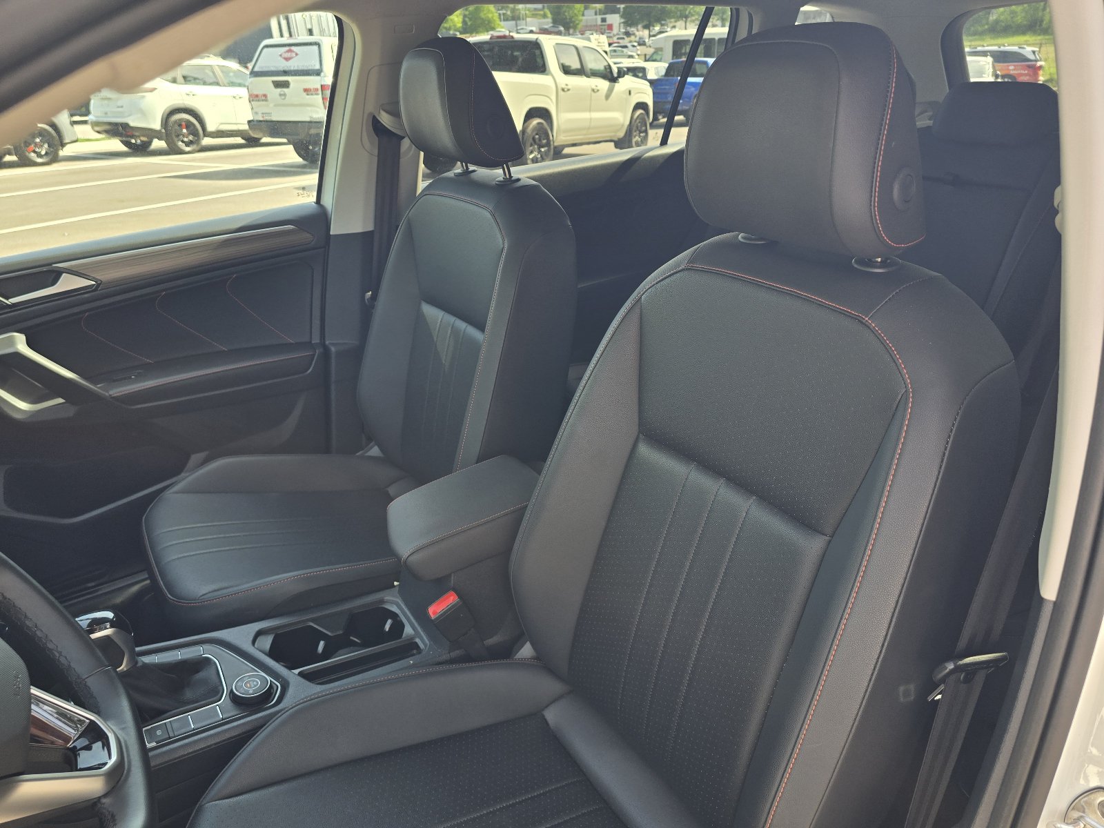Used 2024 Volkswagen Tiguan Wolfsburg Edition AWD/4WD image 13