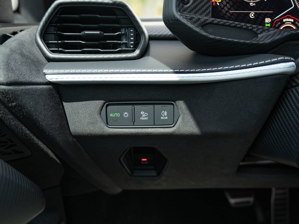 Used 2025 Lamborghini Revuelto AWD/4WD image 15