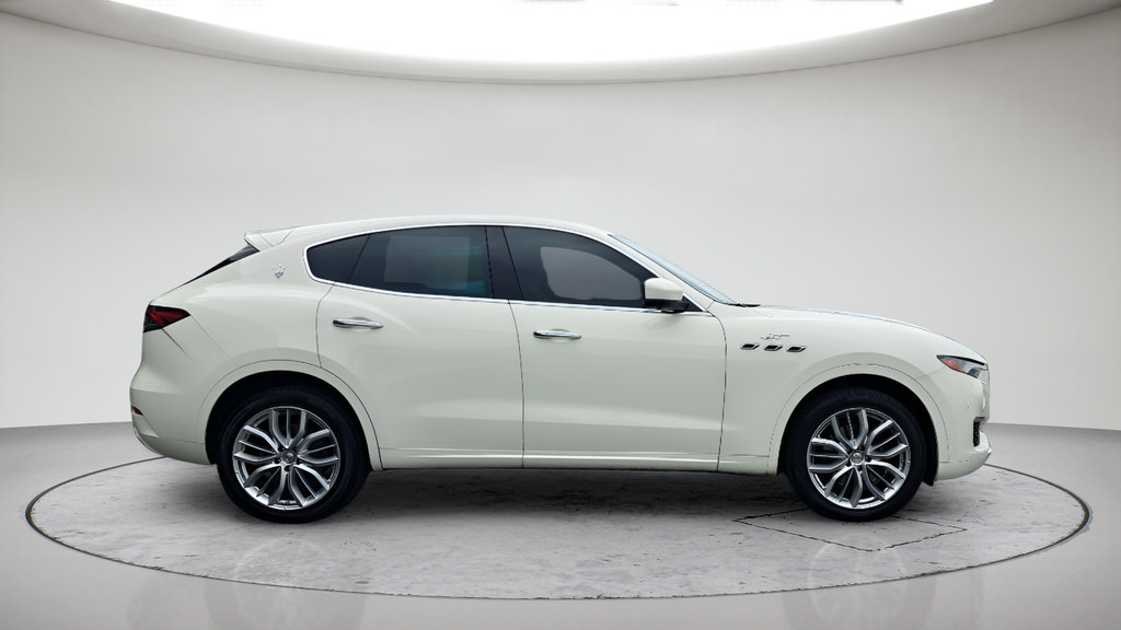 Used 2022 Maserati Levante GT AWD/4WD image 4