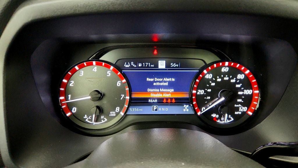 Used 2024 Nissan Titan PRO-4X w/ Pro-4x Convenience Package AWD/4WD image 14