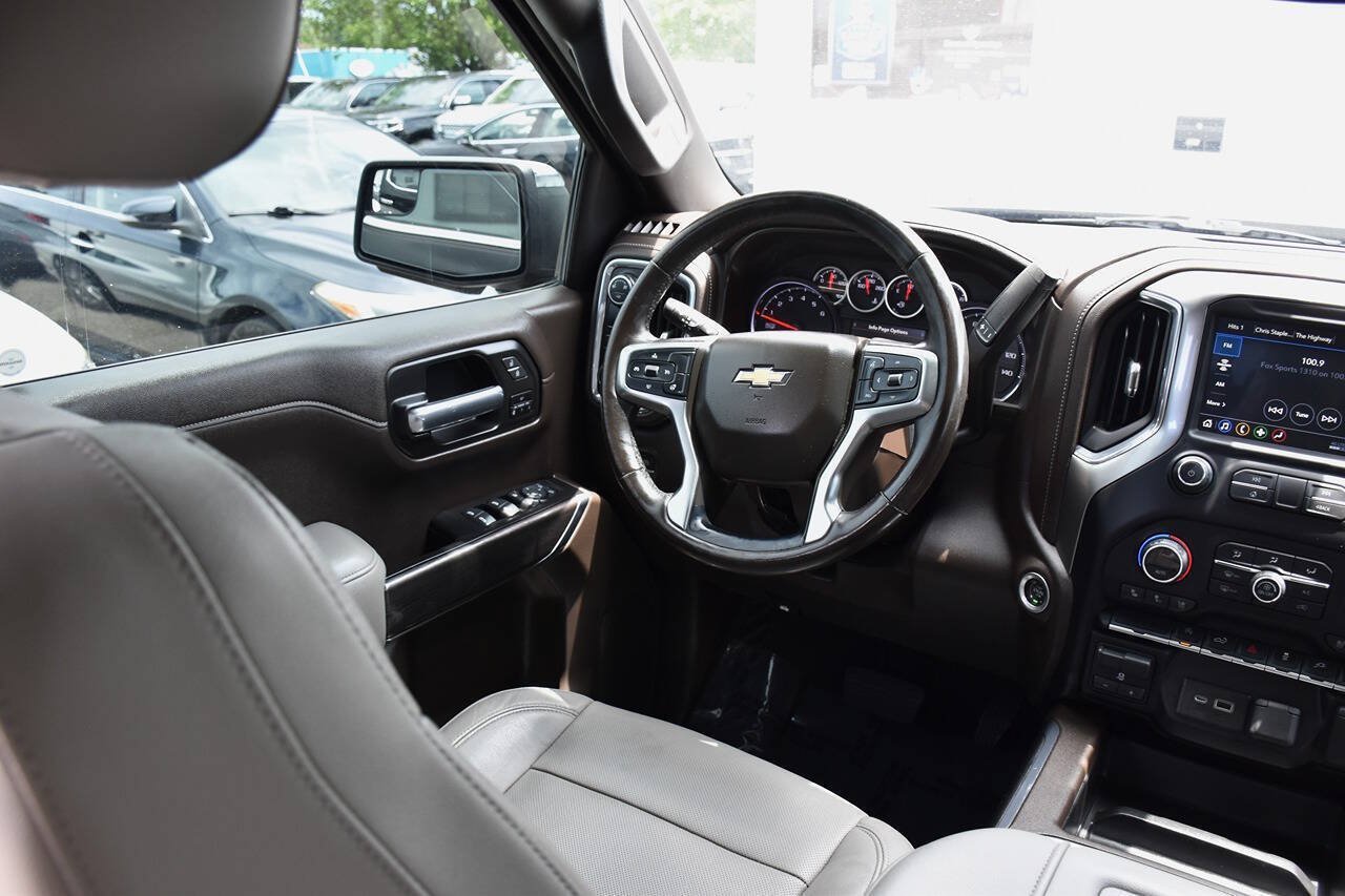 Used 2019 Chevrolet Silverado 1500 LTZ w/ LTZ Convenience Package RWD image 14