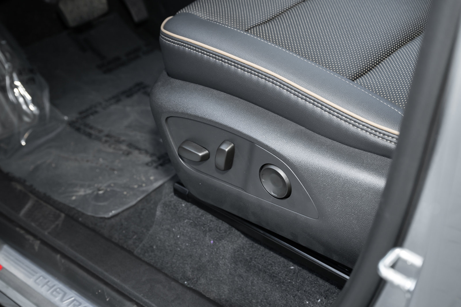 New 2026 Chevrolet Traverse High Country image 16