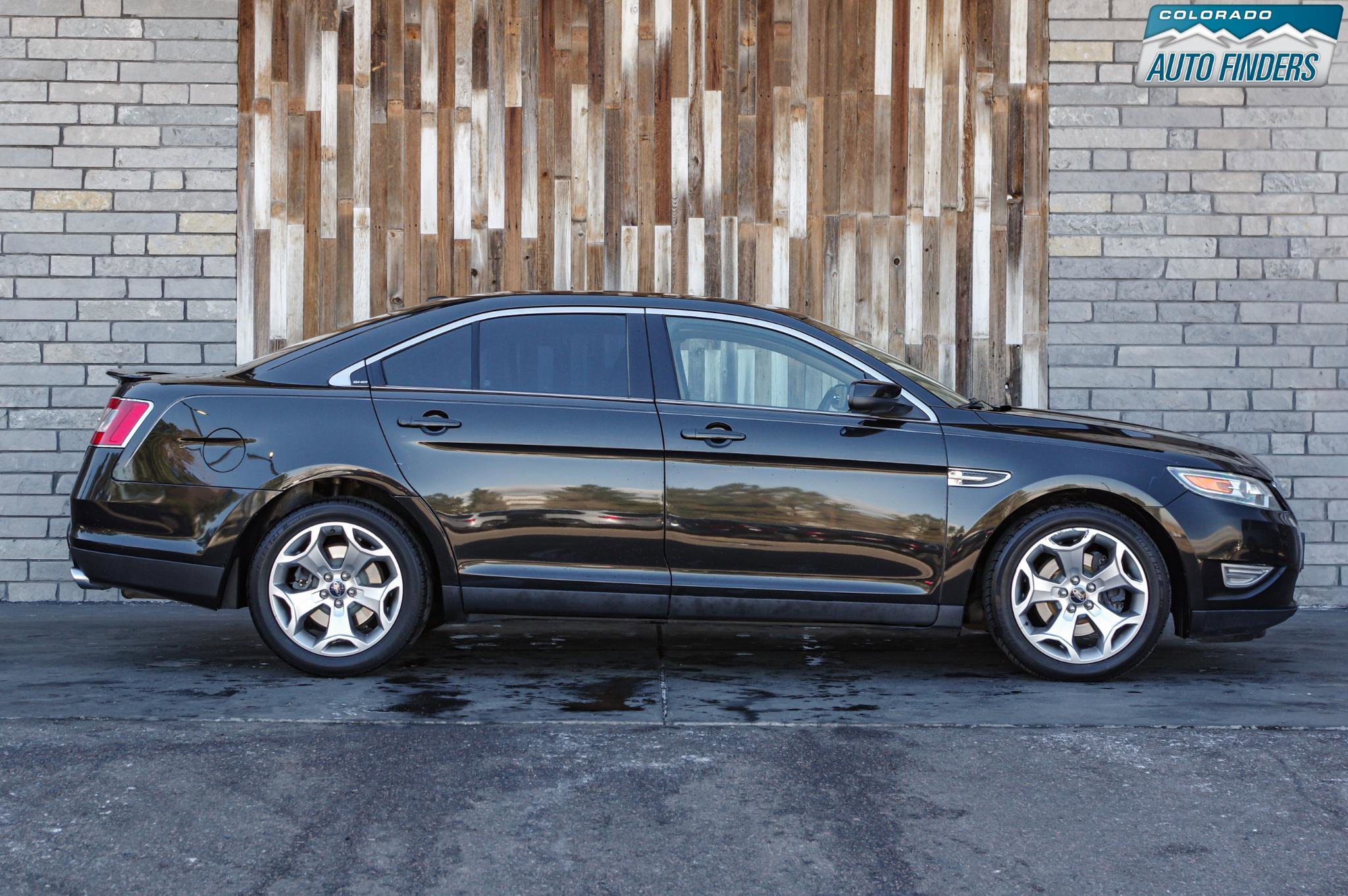 Used 2011 Ford Taurus SHO image 8