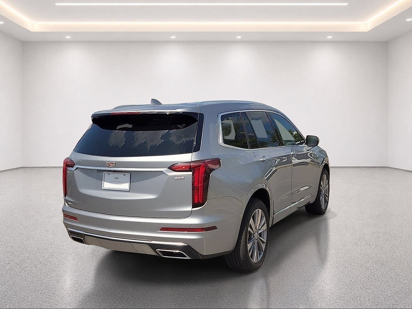 Certified 2025 Cadillac XT6 Premium Luxury AWD/4WD image 5
