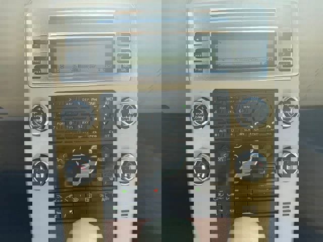 Used 2010 Volvo S80 3.2 image 9