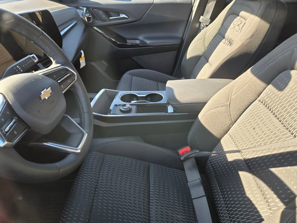 Used 2026 Chevrolet Equinox LT w/ LPO, Floor Liner Package FWD image 4