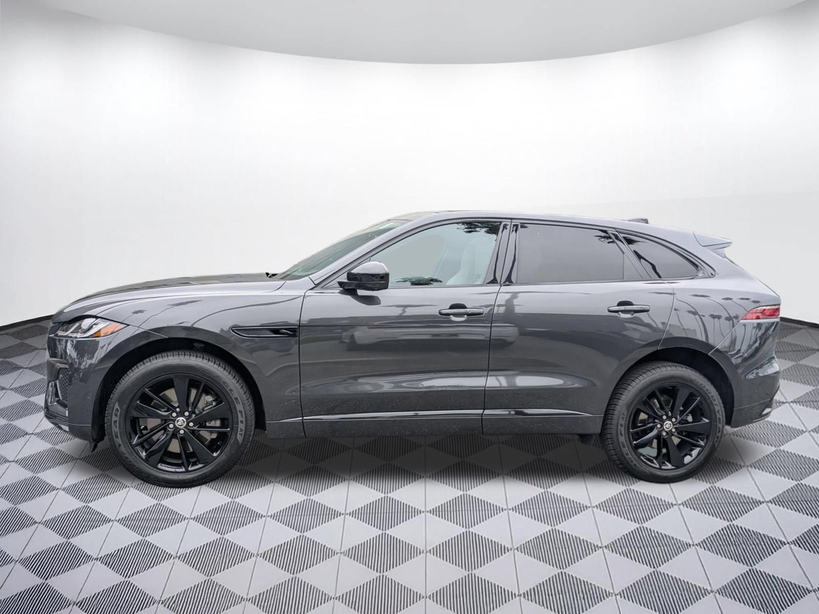 Used 2026 Jaguar F-PACE R-Dynamic S AWD/4WD image 2