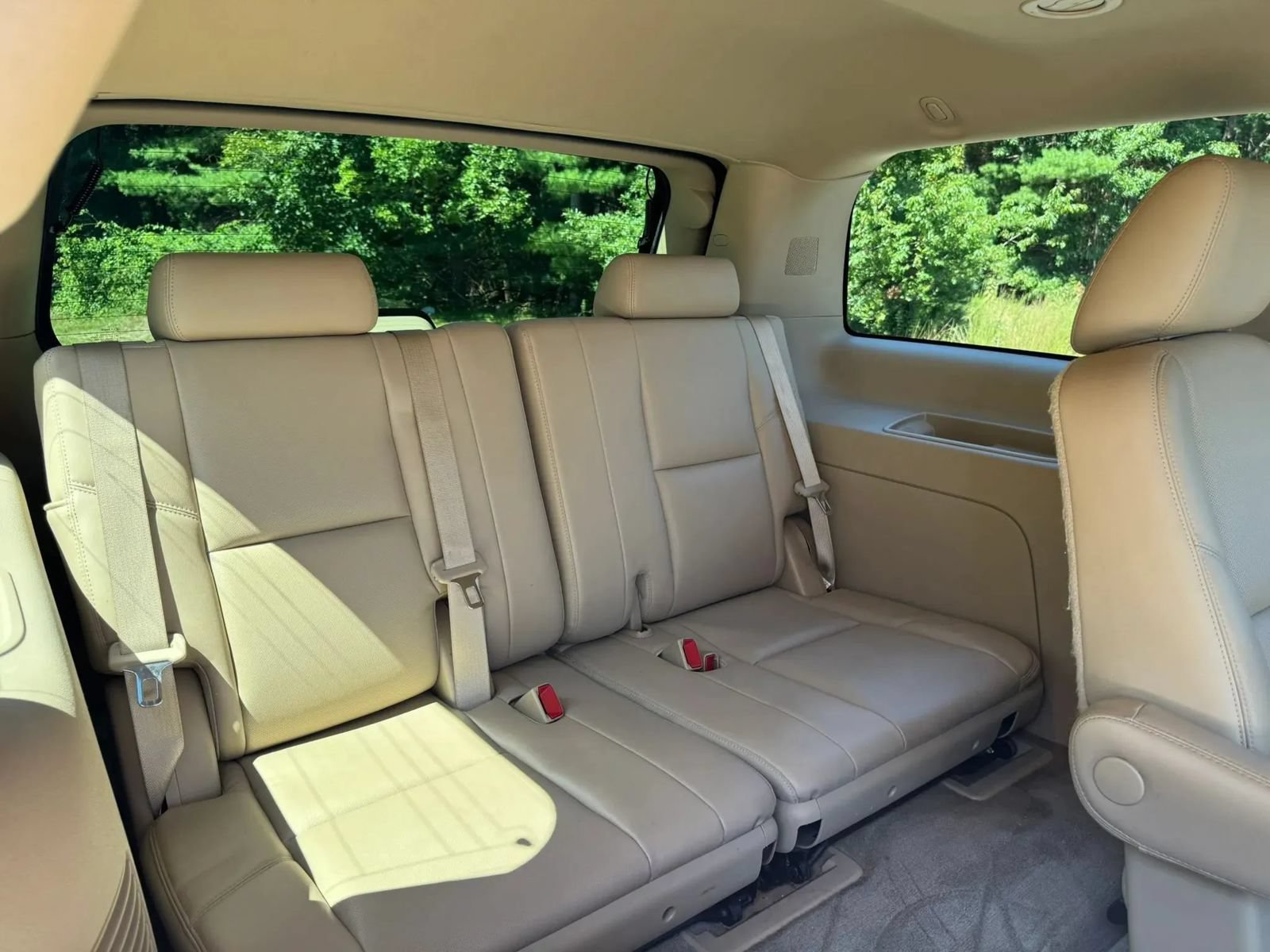 Used 2012 Cadillac Escalade Premium AWD/4WD image 19