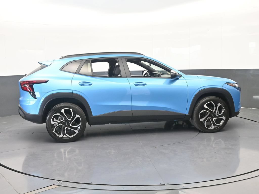 Used 2025 Chevrolet Trax RS FWD image 7