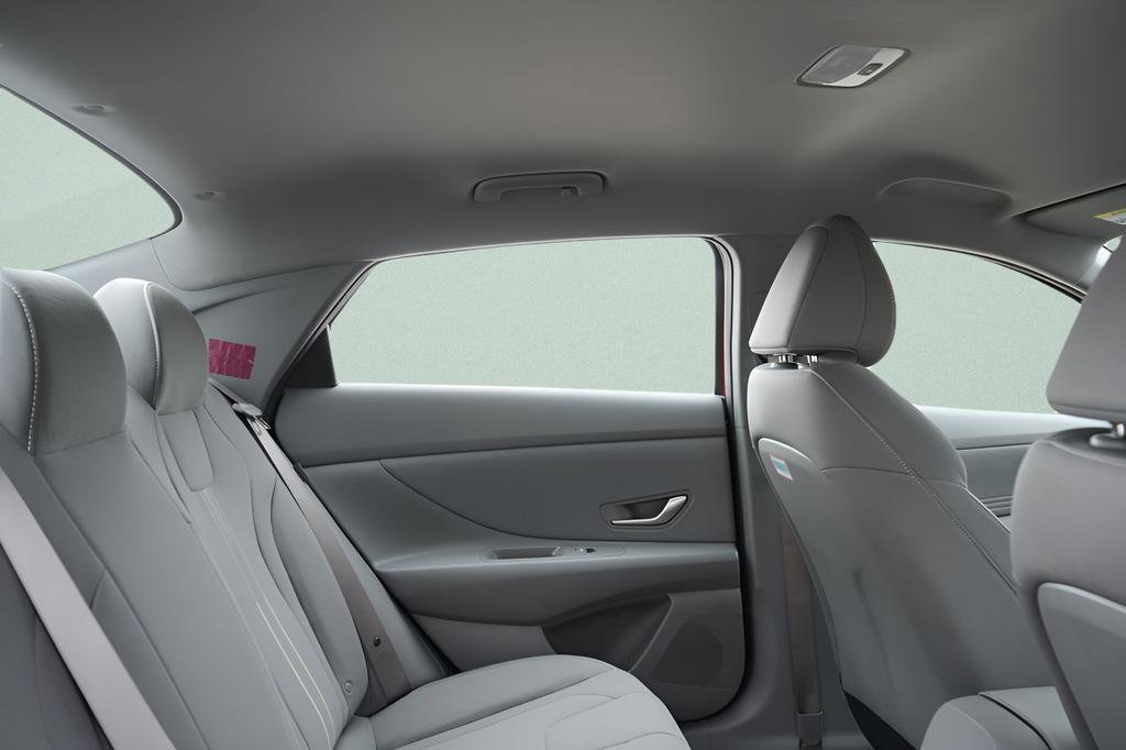 Certified 2025 Hyundai Elantra Sport FWD image 14