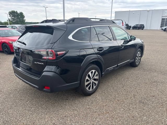 Used 2024 Subaru Outback Premium AWD/4WD image 3