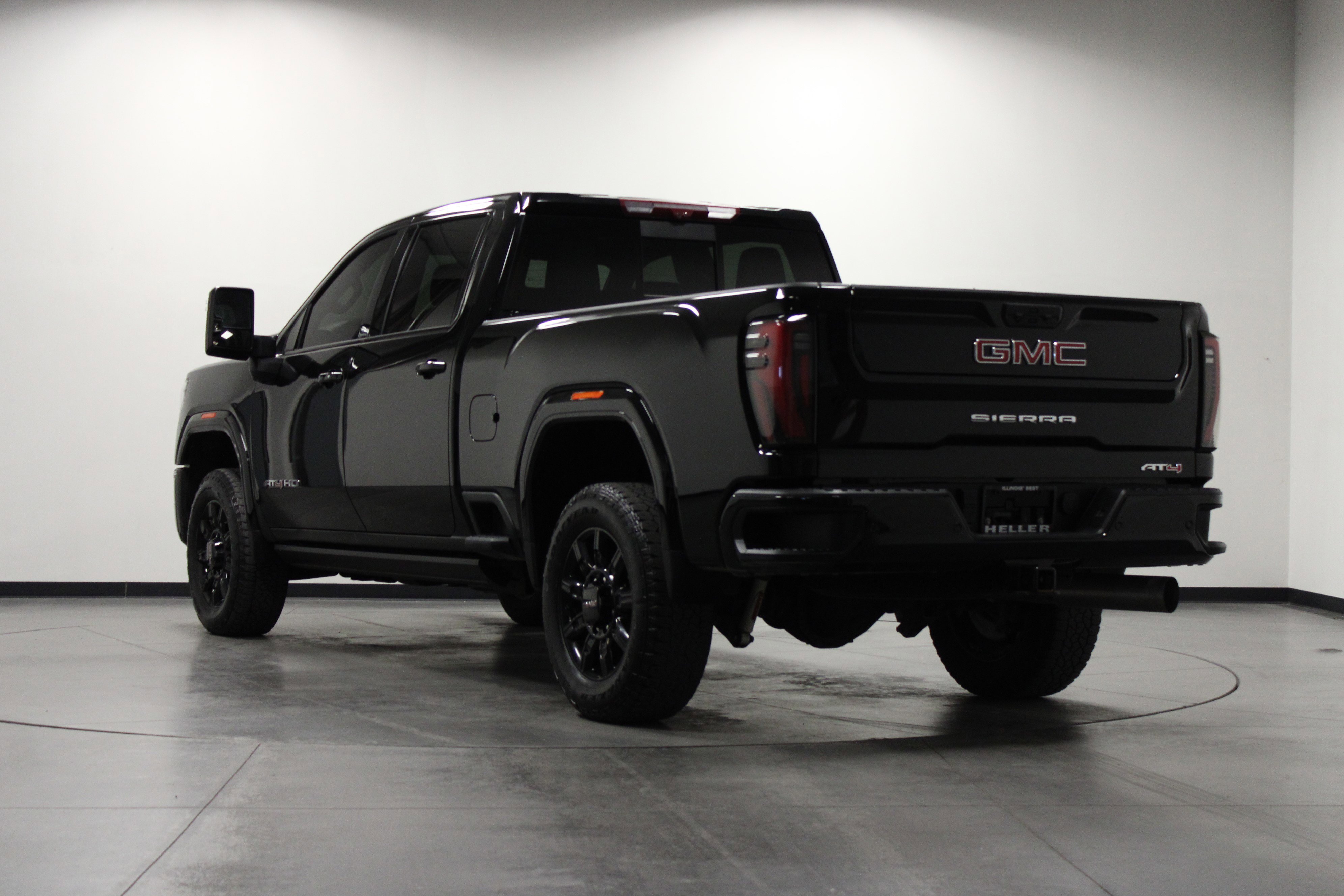 Used 2025 GMC Sierra 2500 AT4 w/ AT4 Premium Plus Package image 6