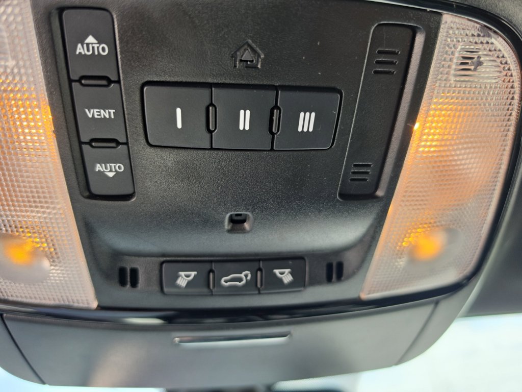 Used 2025 Dodge Durango R/T AWD/4WD image 31