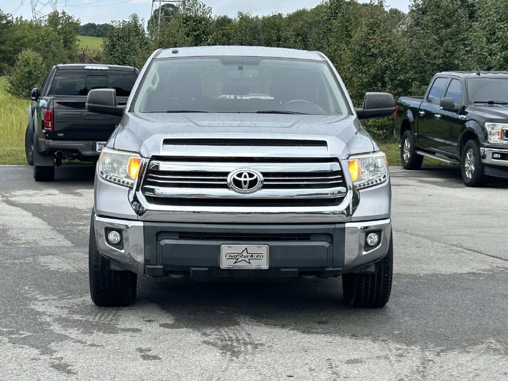 Used 2017 Toyota Tundra SR5 w/ SR5 Upgrade Package AWD/4WD image 2