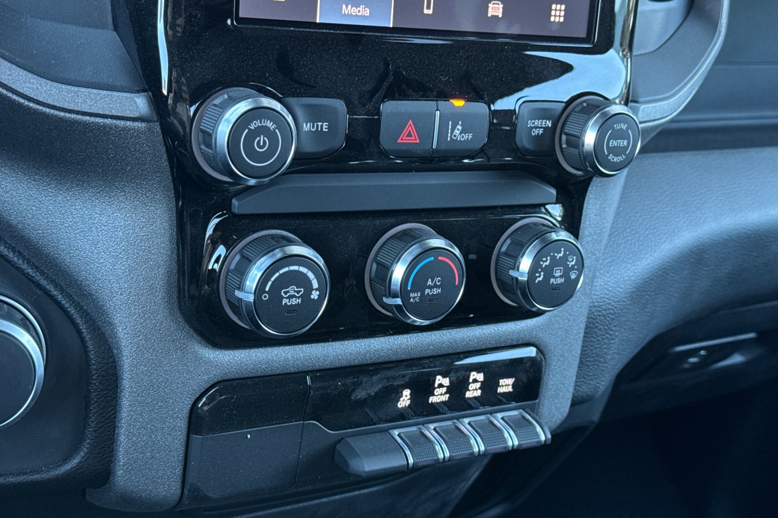 New 2026 RAM 1500 Express RWD image 18
