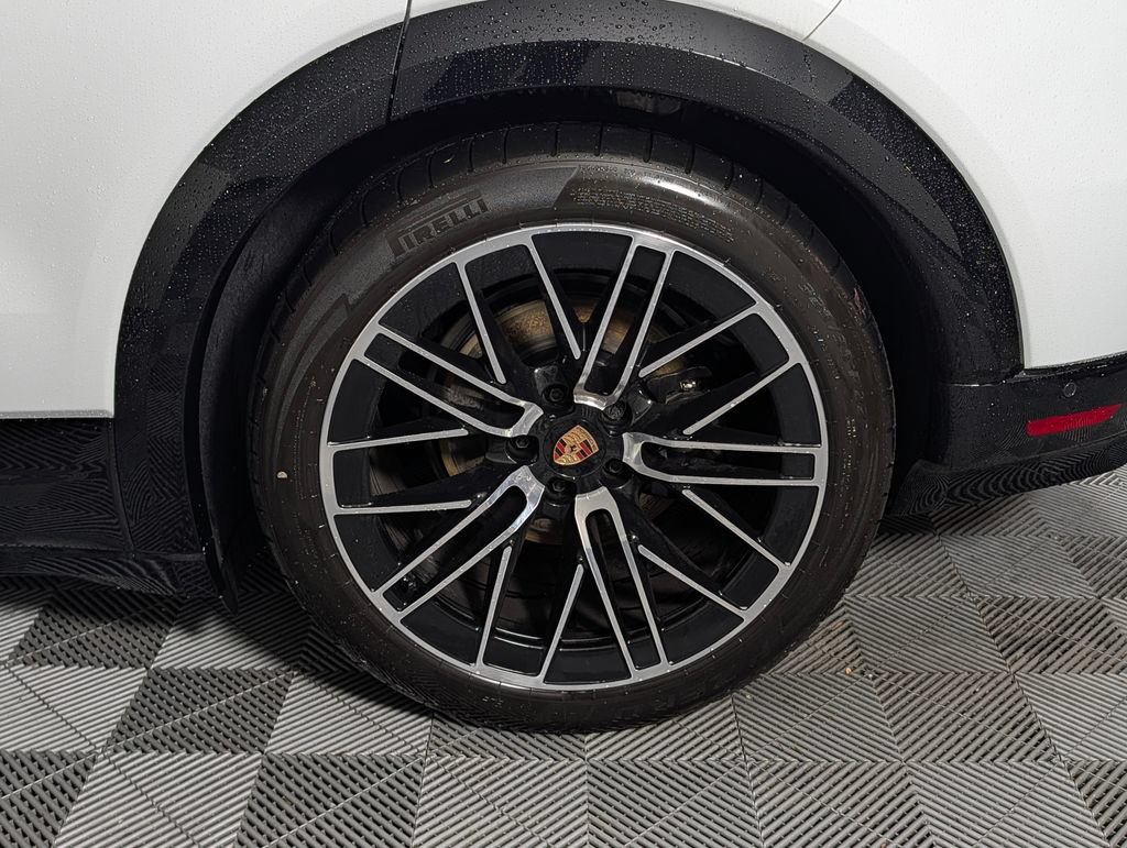 New 2026 Porsche Cayenne Electric AWD/4WD image 17
