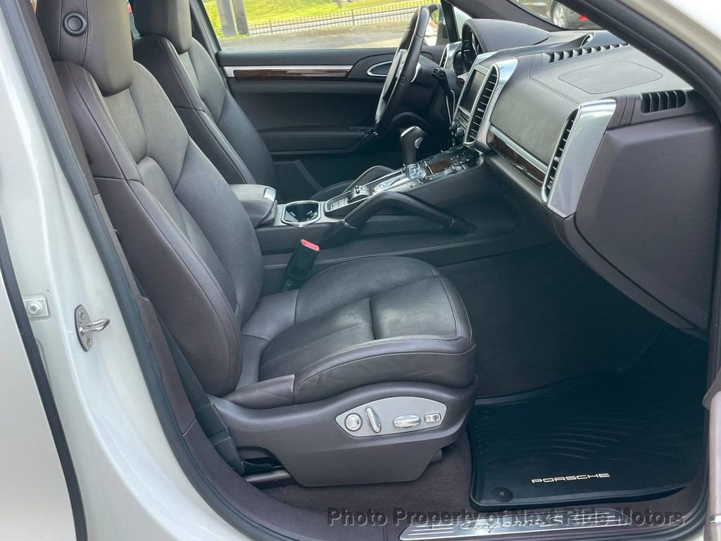 Used 2011 Porsche Cayenne S AWD/4WD image 8