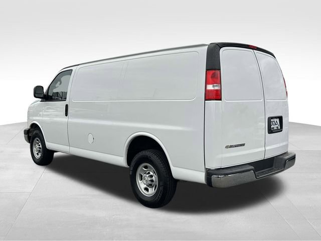 Used 2023 Chevrolet Express 2500 w/ Driver Convenience Package image 25