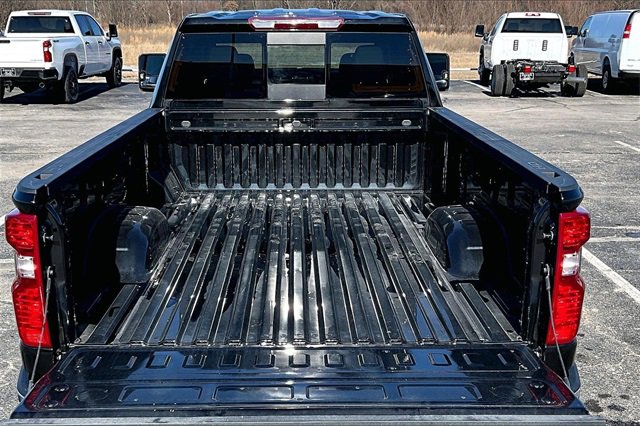 Used 2022 Chevrolet Silverado 3500 LTZ image 7