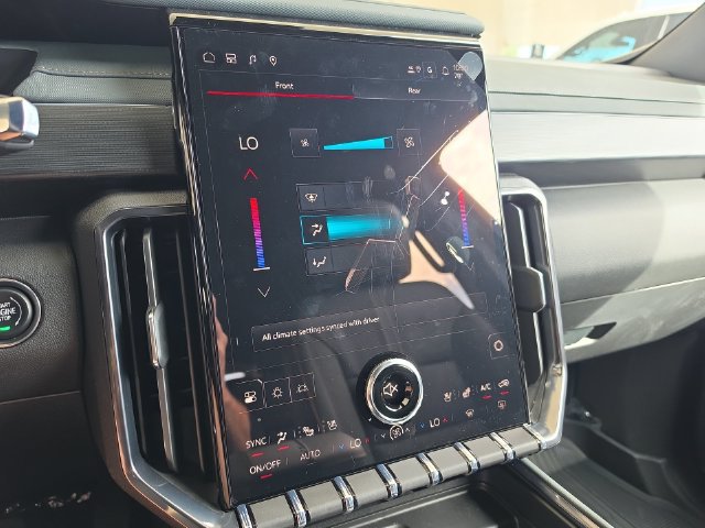 New 2026 GMC Acadia AT4 w/ Luxury Package AWD/4WD image 28